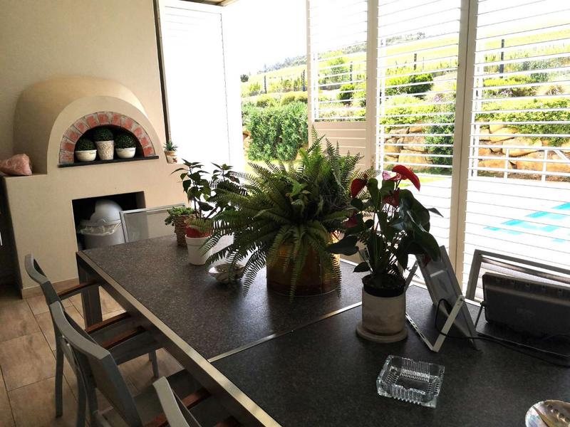 5 Bedroom Property for Sale in Sir Lowrys Pass Village Western Cape